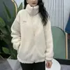 Abrigo grueso con forro polar de invierno, ropa de algodón acolchada cálida para madre, ropa para mujer que reduce la edad, top holgado adelgazante de forro polar