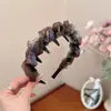 Diadema de Malla Graduada con Perlas de Bosque Brumoso de Caña Alta Versátil para Recoger el Cabello Suelto para Mujeres
