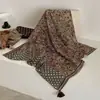 Lenço Quadrado Pequeno de Algodão e Linho 58 para Mulheres, Lenço Artístico Estilo Coreano com Bolinhas e Franjas, Lenço Paisley, Lenço de Pescoço com Toque de Luxo