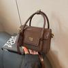 Bolso Cuadrado Pequeño Versátil y Moderno para Mujer 2024 Nuevo Retro de Un Solo Hombro Cruzado Diseño Nicho Bolso para Viajes
