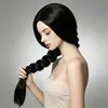 Peluca nueva de Wednesday Addams para Halloween con flequillo de raya en medio, cuero cabelludo simulado negro, coletas trenzadas dobles, peluca de cosplay