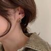 Brincos de Design de Nicho Coreano para Mulheres, Estilo Minimalista Retrô, Brincos de Alta Qualidade, Tarraxas de Orelha de Moda Únicas, Acessórios de Orelha Elegantes