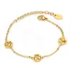 Pulsera de mapa de acero de titanio nueva de nicho europeo y americano para mujer, joyería de moda de nicho de acero inoxidable con globo hueco chapado en oro de 18 quilates