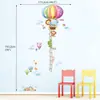 Adesivo de parede de balão de ar quente de desenho animado com escala de altura de animais, adesivo de parede autoadesivo para medir a altura de um bebê, arte de parede decorativa para a sala de estar ou hall de entrada