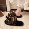 Deslumbrantes pantufas de pelúcia abertas com estampa de leopardo, pantufas de algodão de uma tira outono e inverno 2026, pantufas femininas de pelo com estampa de leopardo marrom