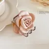 Novo Prendedor de Cabelo Flor de Camélia 2026 Presilha de Garra Flor de Rosa para Mulheres, Estilo de Luxo para Cabelo Semi-Preso na Nuca, Acessório de Cabelo