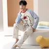 Algodón PuroConjunto de Pijama de Manga Larga con Dibujos de Cachorros Lindos para Hombre, Adecuado para Usar al Aire Libre, Nuevo Diseño de Otoño con Cuello Redondo