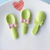 Dulce y Linda Cuchara Joyería Accesorios Pasador Pegamento Crema Hebilla de Zapato Material diy