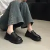 Sapatos Plataforma Chunky Heel Retro Versáteis de Couro JK para Mulheres, Novo Estilo Primavera 2026 Mocassins que Aumentam a Altura para Pessoas Baixas