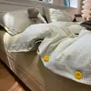 Juego de cama de cuatro piezas con sábana bajera, nuevo modelo 2026, funda de edredón jacquard para dormitorio de estudiante, juego de tres piezas para cama individual, adecuado para todas las estaciones