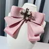 Gravata Borboleta de Pérola Espinha de Peixe Estilo Academia Britânica Transfronteiriça Europeia e Americana Broche de Broche Dupla Camada Retro Unissex
