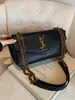 Bolso Pequeño Cuadrado de Alta Gama para Mujer 2026 Nuevo de Moda Versátil Bolso Cruzado con Cadena al Hombro Moda Coreana Bolso de Axila Tipo Nube