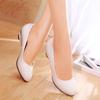 2026 Primavera y Otoño Nuevo Estilo Tacón de Cuña Zapatos de Tacón Bajo de Charol de Boca Baja para Mujer Talla Grande Zapatos de Mujer de Comercio Exterior Dropshipping de una Pieza