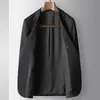 Traje Casual para Hombre 2025 Otoño e Invierno Lujo Ligero Negocio Chaqueta de Traje de un Solo Botón con Patrón de Letras en Relieve para Hombres Jóvenes y de Mediana Edad