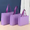 Bolsas de tela no tejida tridimensionales, gruesas, en stock y de moda, adecuadas para tiendas de ropa, centros comerciales y como bolsas de compras ecológicas.; se puede personalizar con un logo