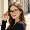 Nuevas gafas modernas anti luz azul para mujer, monturas de gafas de moda que adelgazan la cara, gafas de ojo de gato estilo europeo y americano
