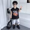 Roupa de Verão para Meninos 2026 Novo Estilo Roupas de Verão Sem Manga para Crianças Colete Estiloso com Capuz para Meninos Estilo Coreano Roupas Infantis Descoladas