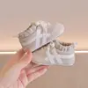 Estilo Ins alto! Sapatos macios de sola flexível para bebês de 0-1 ano, primavera e outono, unissex, estilo versátil