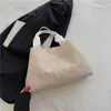 Bolsa de férias à beira-mar 2024 Verão Nova Moda Estilo Pastoral Tecido Bolsa Feminina Praia Casual Cesta de Comida para Meninas Portátil