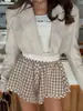 Novidade para o Outono de 2026: Blazer feminino de comprimento curto com design patchwork listrado inspirado em vintage e silhueta solta