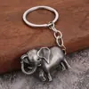 Chaveiro retrô com estampa de animais, sucesso de vendas internacionais, ideal para presentear amigos ou decorar mochilas escolares. Venda direta da fábrica.