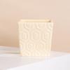 Maceta de Cerámica Amarilla Cálida con Relieve de Flores Personalizada por el Fabricante Contenedor para Arreglos Florales de Boca Ancha Adorno de Escritorio
