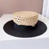 Sombrero de copa plana de rafia retro británico para mujer, sombrero de paja con protección solar de verano, sombrero de ala plana con parte superior hueca hecho a mano, sombrero para el sol de marea.
