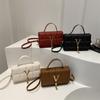 Bolsa Quadrada Pequena de Moda de Luxo Outono e Inverno Nova Versátil Estilo Ocidental para o Dia a Dia Bolsa de Ombro Transversal Bolsa de Mão para Mulheres