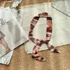 Bufanda de Cuadros Fresca y Sencilla Estilo Coreano con un Toque Juvenil, Moderna y Casual para Salidas, Bufanda de Seda de Primavera, Accesorio de Cuello Delgado y Artístico