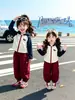 Conjunto deportivo para niña, nuevo y elegante atuendo infantil de otoño 2026 para bebés, conjunto de dos piezas súper lindo con pantalones cargo