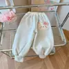 Calças Femininas Outono e Inverno 2025 Novas Calças Casuais Estilosas para Bebê Forradas com Lã Calças Jogger de Moletom Infantil Roupa de Inverno