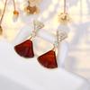 Pendientes Pequeños de Plata de Ley S925 con Forma de Falda para Mujer, Pendientes de Moda con Nácar en Forma de Abanico y Ágata Roja, Pendientes de Ágata con Forma de Abanico al por Mayor