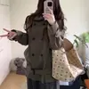 Gabardina Única y Súper Elegante para Mujer de Principios de Otoño 2026 Nuevo Diseño para Figuras Petites, Corte Holgado, Abrigo Corto Adelgazante