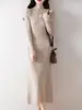 Vestido Longo Acinturado Gola Estilo Chinês 100% Lã Novo Vestido Suéter Estilo Chinês Outono e Inverno com Design de Botões Slim Fit