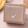 Collar de Trébol de Cuatro Hojas de Diamante Microincrustado Exquisito de Lujo Ligero para Mujer Dulce Estilo Súper Hada Temperamento Cadena para Clavícula de Alta Gama