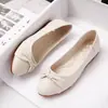 Zapatos Bean Bean para Mujer Zapatos de Cuero Suave Individuales 2026 Otoño Nuevo Estilo Boca Baja Versátiles Suela Suave Zapatos para Mujeres Embarazadas Madre Zapatos Planos Profesionales