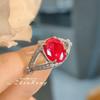 Anillo de rubí rupia artificial en forma de huevo de Seiko para mujer, con corindón rojo, diamante de alto carbono y atmósfera simple.