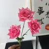 Rosa artificial de 3 cabezas con borde rizado, arreglo floral de decoración de boda en relieve estilo europeo, rosa de esquina texturizada