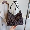Otoño e invierno nuevo todo a juego ins2024 este año popular bolso bandolera con cadena cuadrado pequeño popular para mujer