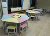 Mesa Modular Hexagonal, Mesa de Conferencias Plegable, Mesa Larga Móvil y Conectable con Ruedas, Mesa Trapezoidal Plegable y Sillas para Sala de Entrenamiento