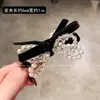 Presilha de Cabelo Laço de Cristal Estilo Coreano Presilha Bico de Pato com Pérola Toque de Luxo Feminino Presilha para Franja Aveludada Presilha Lateral Outono/Inverno Novo Estilo