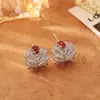 Brincos de pena luxuosos e deslumbrantes com adornos completos de diamantes, design estiloso e único, populares nas redes sociais, mesmo estilo visto no Xiaohongshu, brincos requintados