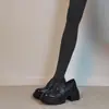 Mocassins plataforma de sola grossa para mulheres, estilo britânico vintage, sapatos pretos versáteis de couro