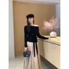 Nova chegada: Top de estilo francês inspirado no outono com cintura de amarrar, valoriza e ilumina o tom da pele, perfeito para usar no outono