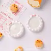 Prato Pequeno com Bolinhas e Laço Acessórios de Resina para Casa de Boneca em Miniatura Decoração DIY, Prato de Brinquedo de Comida em Miniatura