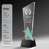 Troféu de cristal colorido criativo de estrela de cinco pontas feito sob medida para reunião anual da empresa Prêmios de funcionários excepcionais comemorativos feitos sob medida