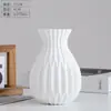 Vaso Pequeno de Plástico Branco para Desktop Escandinavo Arranjo de Flores para Casa Decoração Criativa Simples para Sala de Estar Frascos Ornamentais
