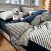 Conjunto de Roupa de Cama de Quatro Peças Estilo Levemente Luxuoso Classe A com Bordado de Concha, Textura Aveludada de Algodão Puro, Capa de Edredom de Gaze Amassada, Lençol, Conjunto de Três Peças para Dormitório Estudantil