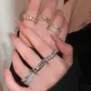 Anillo de diseño nicho de lujo ligero con circón para mujer, sensación vintage de alta gama para verano, nuevo modelo 2026 anillo abierto para dedo índice