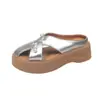 Sandálias Slip-On Elegantes e de Alta Qualidade para Mulheres, Adequadas para Combinar com Vestidos, Novo Estilo Verão 2026, Mules Fechados Vazados com Pérolas